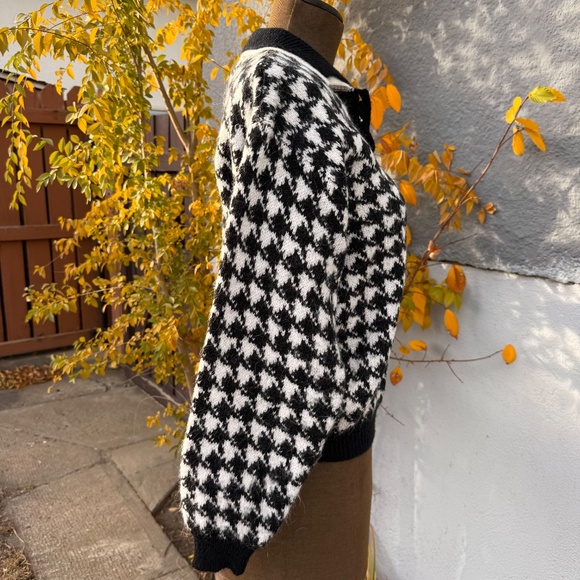 Vintage 80s Black & white houndstooth polo sweater - Picture 3 of 8